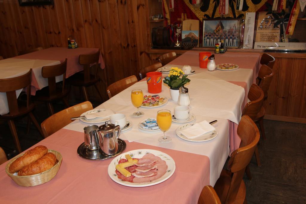 Hotel-Restaurant Alpina Innertkirchen Exteriér fotografie
