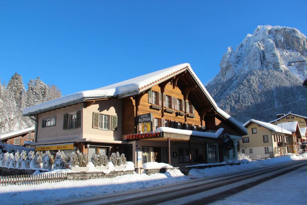 Hotel-Restaurant Alpina Innertkirchen Exteriér fotografie